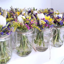 βαζάκια με λουλούδια του αγρού ιδέα